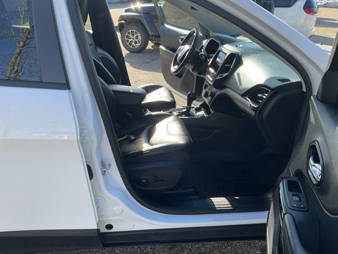 Used 2023 Jeep Cherokee Altitude Lux image 21