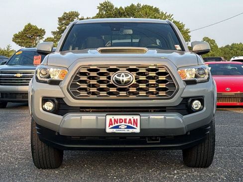 Used 2020 Toyota Tacoma TRD Sport AWD/4WD image 2