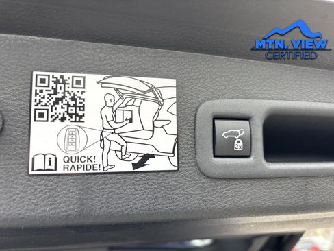 Used 2021 Toyota Sienna Platinum image 22