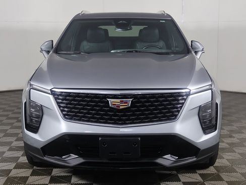 Used 2024 Cadillac XT4 Premium Luxury image 9