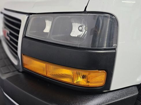 Used 2019 GMC Savana 2500 w/ Driver Convenience Package image 21