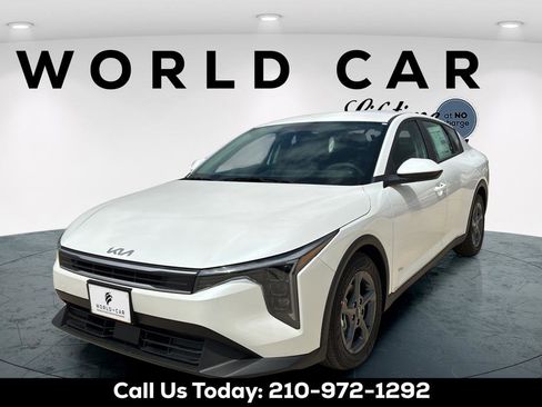 New 2026 Kia K4 FWD image 7