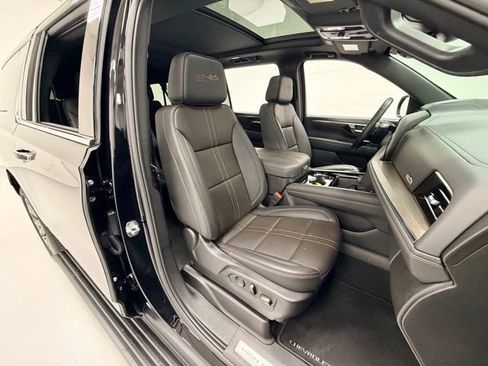 Certified 2025 Chevrolet Suburban High Country image 32