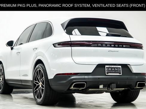 Used 2024 Porsche Cayenne AWD/4WD image 15