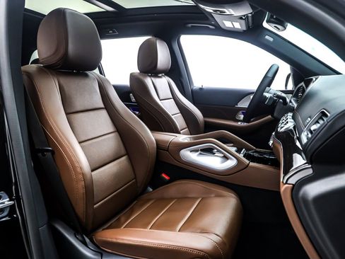 New 2026 Mercedes-Benz GLS 450 4MATIC image 7