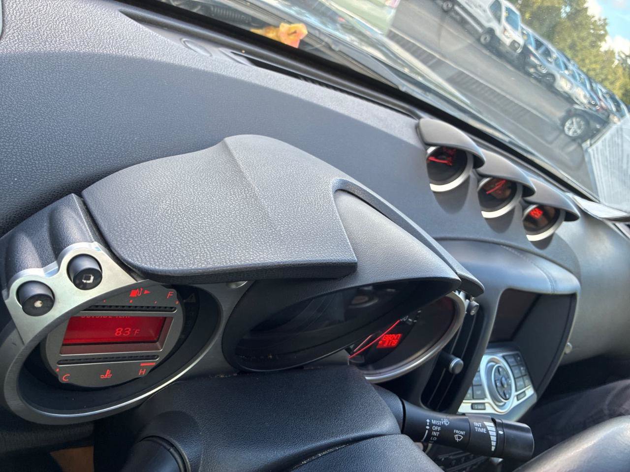 Used 2012 Nissan 370Z Touring RWD image 11