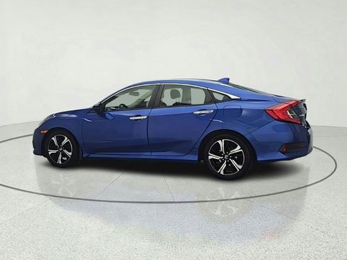 Used 2018 Honda Civic Touring image 4