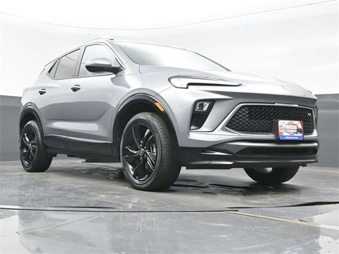 Used 2024 Buick Encore GX Sport Touring image 29