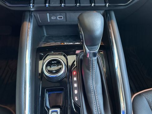 Used 2023 GMC Canyon AT4 w/ AT4 Premium Package image 18