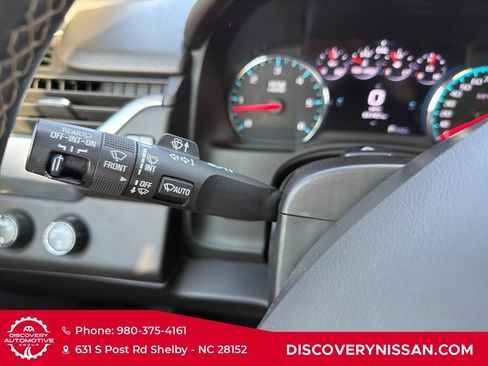 Used 2017 Chevrolet Suburban LT AWD/4WD image 25
