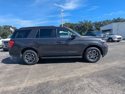 Certified 2024 Ford Expedition XLT image 4