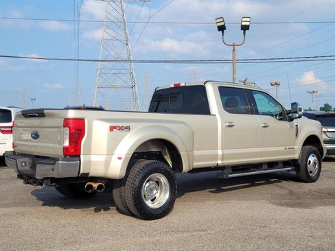 Used 2018 Ford F350 Lariat w/ Lariat Ultimate Package AWD/4WD image 3