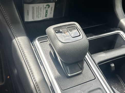 Used 2024 Nissan Pathfinder SV FWD image 31