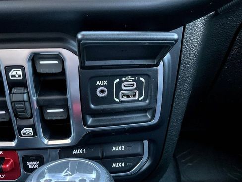 Used 2019 Jeep Wrangler Unlimited Rubicon AWD/4WD image 25