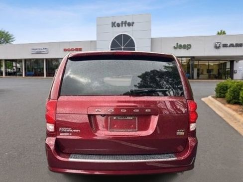 Used 2019 Dodge Grand Caravan GT FWD image 4