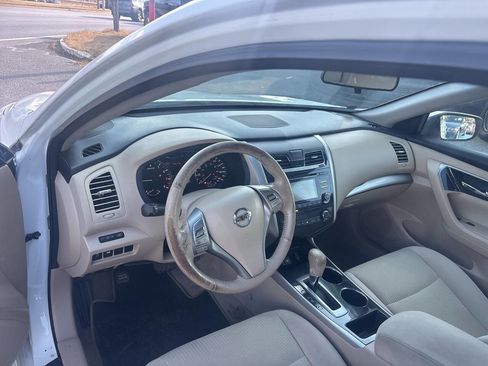 Used 2014 Nissan Altima 2.5 SV FWD image 14