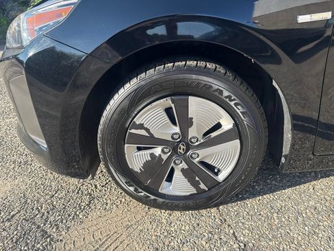 Used 2017 Hyundai Ioniq Blue FWD image 11