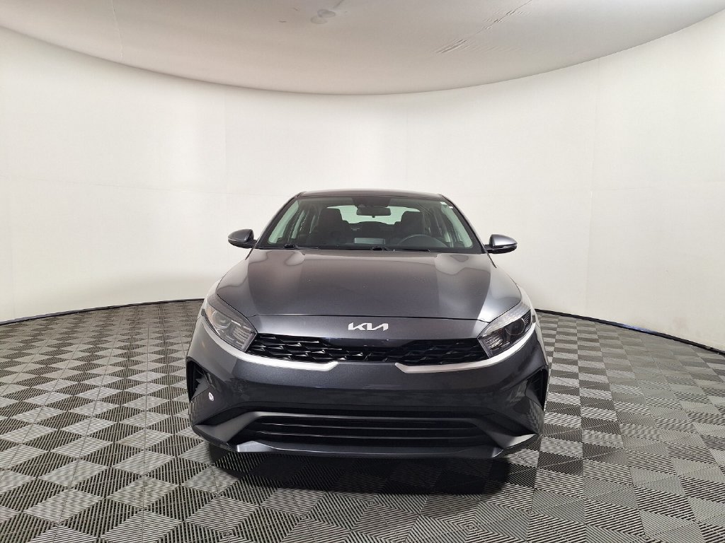 Used 2023 Kia Forte LXS w/ LXS Technology Package FWD image 2