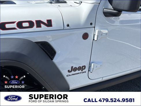 Used 2022 Jeep Gladiator Rubicon w/ LED Lighting Group AWD/4WD image 13