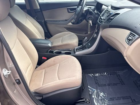 Used 2015 Hyundai Elantra SE w/ Option Group 02 image 13