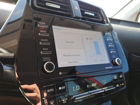 Certified 2021 Toyota Prius XLE w/ Premium Convenience Package image 22