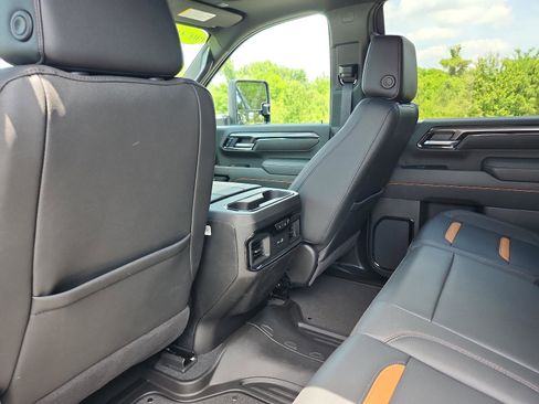 Used 2026 GMC Sierra 2500 AT4 w/ AT4 Premium Plus Package AWD/4WD image 15
