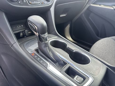 Used 2022 Chevrolet Equinox LT FWD image 20