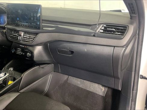 Used 2025 Ford Escape ST-Line w/ Tech Pack #1 FWD image 18