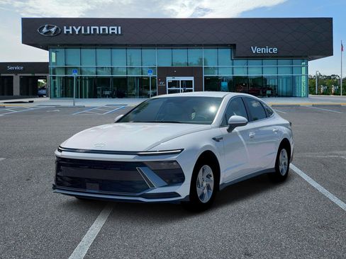 New 2026 Hyundai Sonata SE FWD image 1