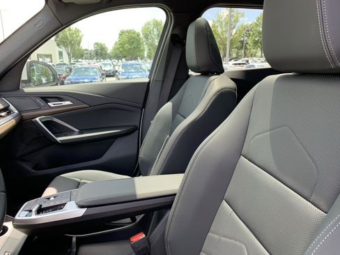 Used 2025 BMW X1 xDrive28i w/ Technology Package image 15