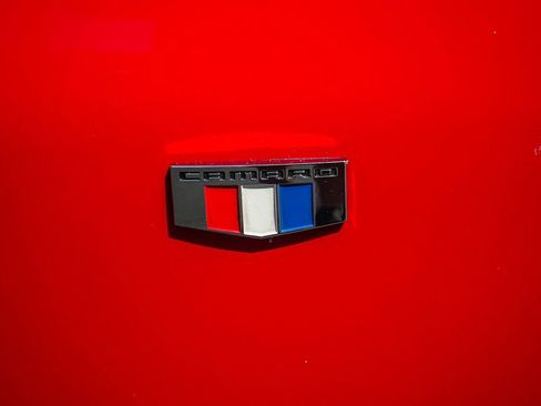 Used 2023 Chevrolet Camaro LT RWD image 8