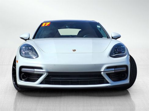 Used 2017 Porsche Panamera Turbo image 2