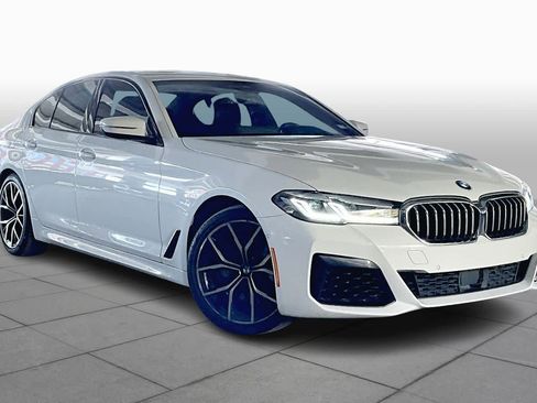 Used 2022 BMW 540i w/ Executive Package image 2