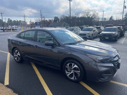 Used 2025 Subaru Legacy Premium AWD/4WD image 3