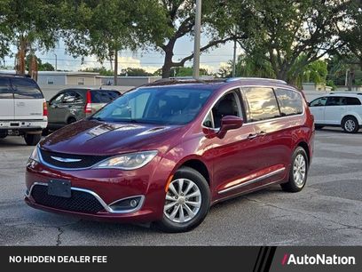 Used 2019 Chrysler Pacifica Touring-L w/ Premium Audio Group
