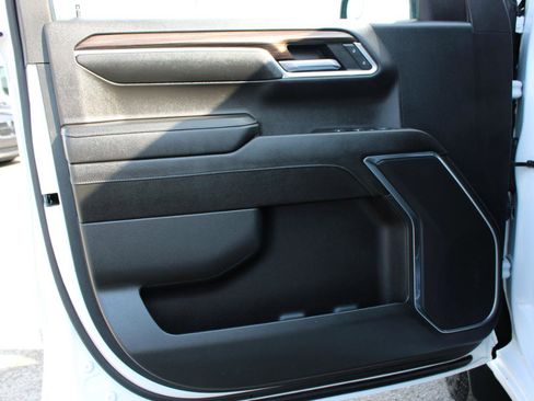 Used 2024 Chevrolet Silverado 1500 LT image 14