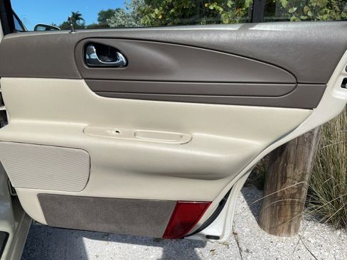 Used 1999 Lincoln Continental image 23