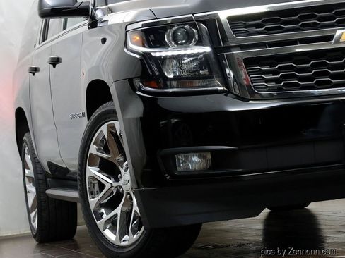 Used 2018 Chevrolet Suburban LT AWD/4WD image 4