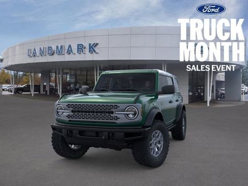 New 2025 Ford Bronco Badlands image 2