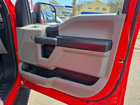 Used 2018 Ford F150 XL w/ Equipment Group 101A Mid AWD/4WD image 9