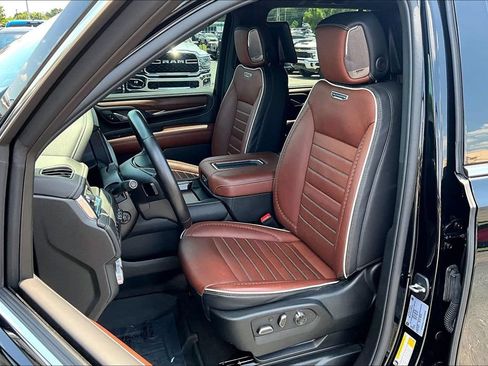 Used 2023 GMC Yukon Denali Ultimate w/ LPO, Floor Liner Package AWD/4WD image 23