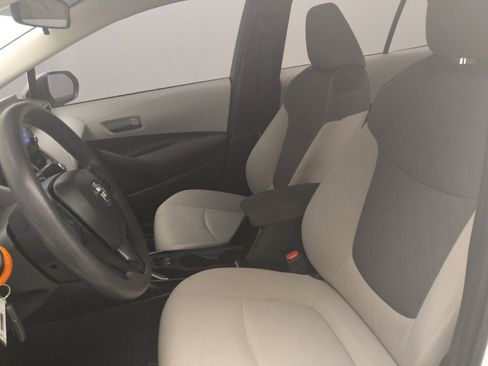 Used 2022 Toyota Corolla LE image 17