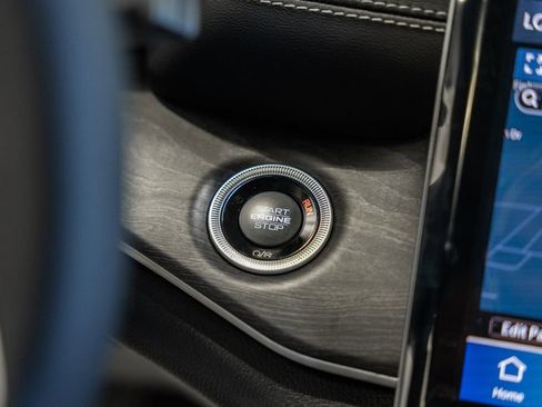 New 2025 Jeep Grand Cherokee L Limited w/ Luxury Tech Group II image 23