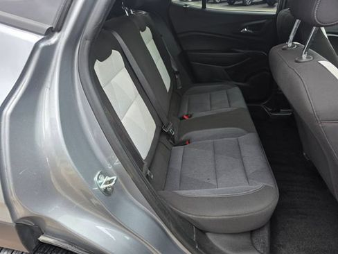 Used 2024 Chevrolet Trax RS FWD image 13
