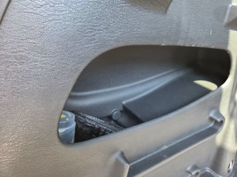 Used 2005 Chrysler PT Cruiser Limited w/ Chrome Accents Group FWD image 40