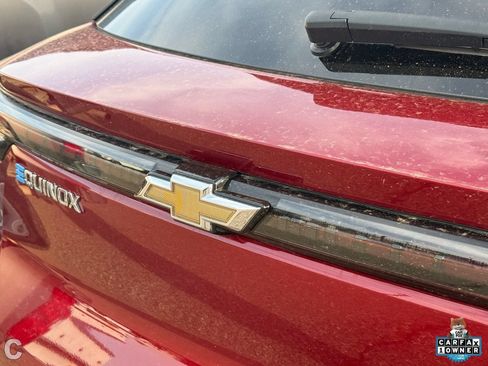 Used 2025 Chevrolet Equinox EV LT FWD image 12