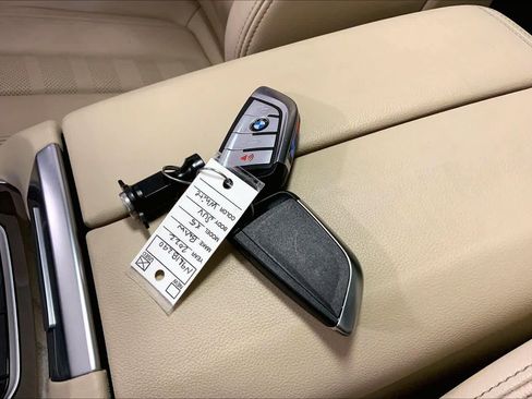 Used 2022 BMW X5 xDrive40i w/ M Sport Package image 14