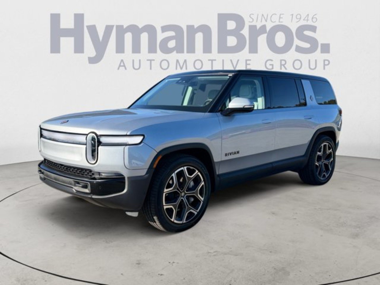 Used 2025 Rivian R1S Adventure Dual AWD/4WD image 7