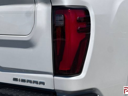 Certified 2024 GMC Sierra 3500 Denali Ultimate AWD/4WD image 32