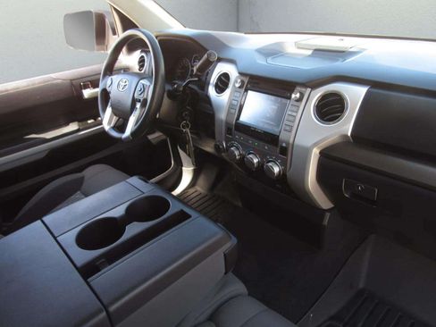 Used 2019 Toyota Tundra SR5 AWD/4WD image 9